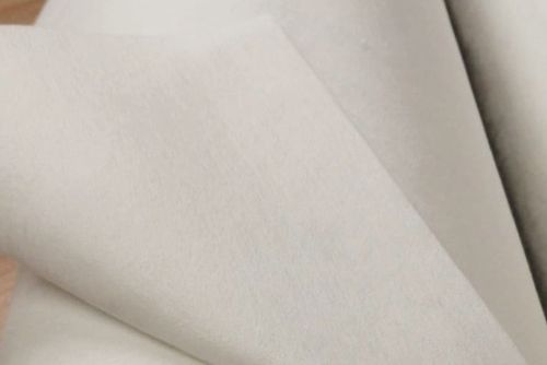 Paquete de entretela; hierro ligero en el tejido blanco de 90 cm x 3 metros 
